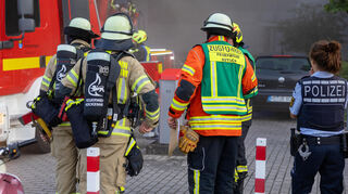 Feuerwehren aus der gesamten Rhein-Neckar-Region waren beim Brand an den GRN Kliniken in Schwetzingen im Einsatz.