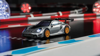 Das ist einer der Wagen, die Martin Müller mit Carrera an den Start bringt.