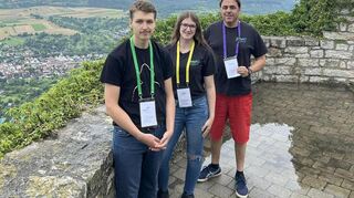 Waren bei der Konferenz mit dabei: Liam de Haan (v. l.), Sophia Schad und Sebastian Längerer.
