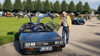 Robert Matussek hat durch die Hollywood-Triologie „Zurück in die Zukunft“ seine Liebe zum DeLorean entdeckt – und sich ein solches Flügeltüren-Fahrzeug zugelegt. Er ist seit vielen Jahren bei der Classic-Gala in Schwetzingen mit dabei.