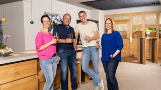 Sandra Vogel (v.l.), Stefan Trutter, Lukas Sauer und Nicole Vogel haben die Weine zusammen entwickelt.