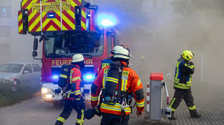 Starke Rauchentwicklung beeinträchtigte den Einsatz an der GRN-Klinik Schwetzingen.