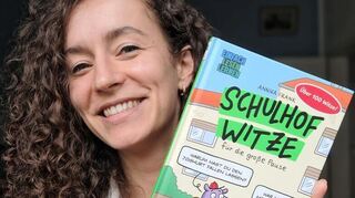 Die Cartoonistin Annika Frank aus Brühl hat das Buch "Schulhof-Witze - für die große Pause" auf den Markt gebracht.