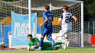 Torwart Thijmen Nijhuis gab sein Debüt am vergangenen Donnerstag beim Test des SV Waldhof gegen die Star-Truppe Al Hilal SFC in Balingen.