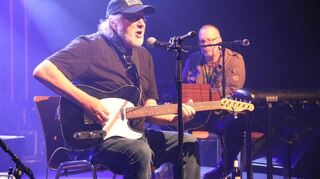 Miller Anderson beim Auftritt im Bensheimer Musiktheater Rex.