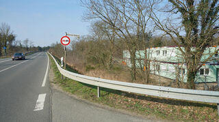 Die Landstraße L3110 zwischen Lampertheim und Neuschloß ist aufgrund eines Verkehrsunfalls aktuell voll gesperrt.