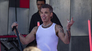 Der britische Popstar Robbie Williams: 2026 beim Glücksgefühle Festival?