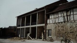 Das Feuerwehrgerätehaus in Plankstadt beim Bau im Jahr 1961.