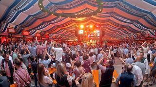 Ausgelassene Stimmung im großen Festzelt: Für die 17. Auflage des Mannheimer Oktoberfestes kündigen die Macher einige Neuheiten an.