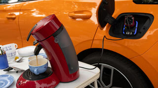 Unterwegs die Kaffeemaschine anschließen ist kein Problem mehr da es mittlerweile möglich ist die Autobatterie dafür zu nutzen.