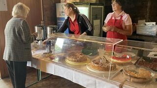 Miriam und Uschi erfüllen süße Wünsche