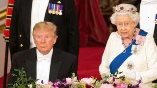 Trump war schon einmal zum Staatsbesuch in Großbritannien - damals noch mit der Queen (Archivbild).