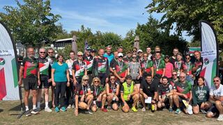Ausdauersport bei strahlendem Sonnenschein: Die Teilnehmer der Vereinsmeisterschaft der ASG Triathlon haben in Ubstadt-Weiher ideale Bedingungen.