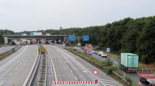 Plastikteile auf der A 6 bei Hockenheim (Symbolbild).
