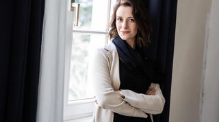 Rebecca Jankowski schreibt nicht nur gerne, sondern beschäftigt sich auch leidenschaftlich mit Musik und Sprachen.