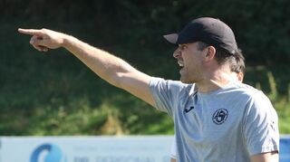 Markus Schmid, Trainer des ASV Eppelheim, gibt seiner Mannschaft die Richtung vor.