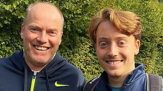 Vorsitzender Jürgen Hoffmann und Sohn Florian vom Tennisclub Ketsch freuen sich schon, da sie wissen: Wenn Vergnügungswartin Caroline Knapp mit ihrem Team eine Feier organisiert, dann wird das immer ein voller Erfolg.