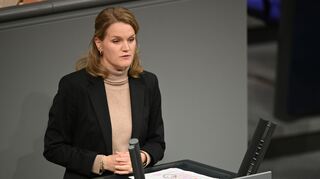 Die SPD-Abgeordnete Eichwede verteidigt die Rücknahme der Reform.