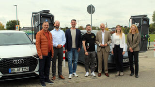 MVV-Regioplan-Berater Bernd Kappenstein (v.l.), Daniel Jung (Geschäftsleitung MVV Regioplan), Tim Sennert (GEB), Oliver Embach (Edeka Embach), Bürgermeister Pascal Seidel, Projektleiterin Rabia Figaj (MVV Regioplan) und Bauamtsleiterin Susanne Barisch freuen sich gemeinsam über das gelungene Projekt.