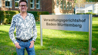 Holger Schier, Friseur aus Heidenheim, hat vor dem Verwaltungsgerichtshof in Mannheim erreicht, dass er rund 10.000 Euro an Corona-Soforthilfen nicht zurückzahlen muss.