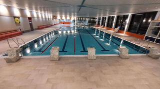 Der Betrieb des Aquadroms, hier das Schwimmerbecken, verursacht ein stetig steigendes Defizit bei den Stadtwerken.