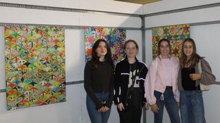 Aus Kartons wurden am Hebel-Gymnasium Parkettierungskunstwerke.