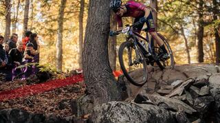 Der Schwetzinger Lennart Krayer beendet das Saisonfinale des Mountainbike-Weltcups in Kanada auf Platz 41.