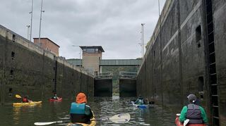 Auch eine Durchfahrt durch die Schleuse Guttenbach durfte nicht fehlen.