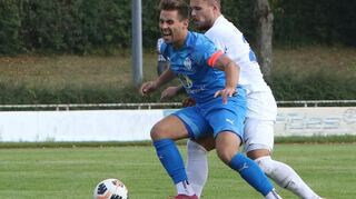 Die Spvgg 06 Ketsch kann gegen den VfR Mannheim II wieder auf ihren Spielgestalter Daniel Marzoll (vorne) zurückgreifen.