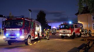 Nur Minuten nach dem Alarm sind die Einsatzkräfte vor Ort an der Albert-Schweitzer-Schule in Altlußheim.