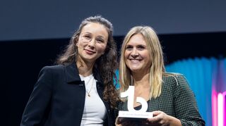Autorin Lilly Lucas (rechts) ist «Autor*in des Jahres».