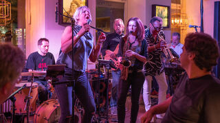 Mitreißenden Funk mit „K.J. Dallaway & Friends“ im Ristorante Quadrato.