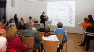 Bürgermeister Stefan Weisbrod gratuliert zum 40. Geburtstag.