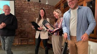 Der Vorsitzende Udo Weis (v. l.) und das Cyber-Security-Team mit Rebecca Rössner, Michaela Schied und Christian Köpp von Heidelberg Materials.