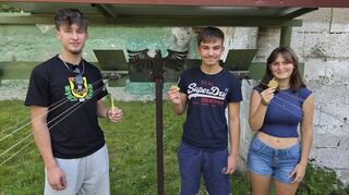 Erfolgreicher Nachwuchs: erster Jugendritter Joshua Kraft (v. l.), Jugendschützenkönig Lenny Willwersch und zweite Jugendritterin Lea-Malina Kraft.