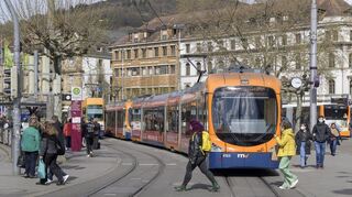 Am Donnerstag fahren die Straßenbahnlinie 5 sowie zahlreiche Buslinien wegen einer Demonstration in Heidelberg nach verändertem Fahrplan.