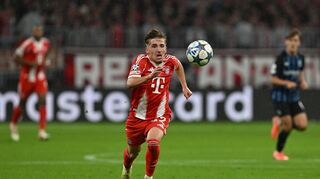 Jung, dynamisch und erfolgreich: Der 17-jährige Lennart Karl ist nun jüngster Champions-League-Torschütze des FC Bayern.
