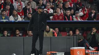 Vincent Kompany durfte sich am Tag nach seiner Vertragsverlängerung über den erhofften Sieg gegen seine Landsleute freuen.