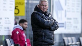 Für Olaf Janßen und den SV Sandhausen läuft es in der Regionalliga nicht ganz nach Plan. Am Sonntag empfangen die Hardtwaldkicker Abstiegskandidat FC Bayern Alzenau.