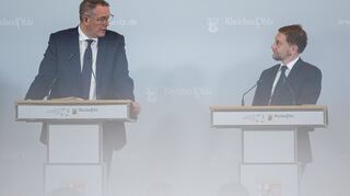 Schweitzer (links) und Kretschmer demonstrierten in vielen Punkten Einigkeit trotz Parteigrenzen.