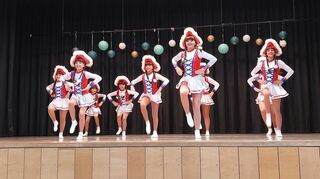 Großen Spaß haben die Mädchen beim Tanzauftritt der Juniorengarde Plankstadt.