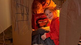 Lori und Merle haben Anjana sogar in ihr Häuschen gelassen.