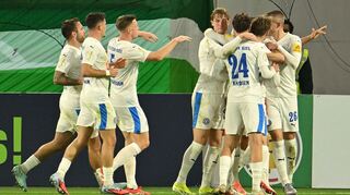 Holstein Kiel gelingt beim VfL Wolfsburg eine Pokal-Überraschung.