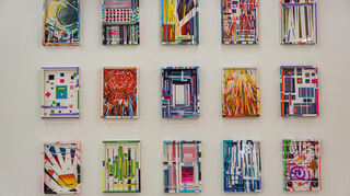 Zwischen Van Gogh und Street Art: Marius Ohl drückt emotionale Zustände farbig auf Plexiglas aus