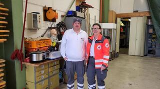 Jasmin und Markus Preuß vom DRK Plankstadt beim Spiel vom SV Waldhof.