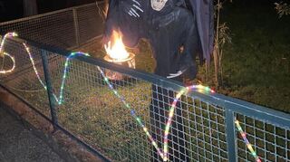 Hier lehrt Gevatter die Besucher das Fürchten.