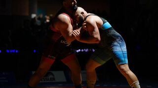 Ketschs Schwergewichtler Nazim Aras stemmte sich mit vollem Einsatz gegen seinen erfahrenen Gegner Stankovich, doch der Sieg ging an die Gäste.