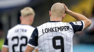 Felix Lohkemper vom SV Waldhof Mannheim würde sich nach dem Spiel gegen die TSG Hoffenheim II die Haare raufen, wenn er welche hätte.