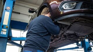 Die Preise für Autoreparaturen haben deutlich angezogen. (Archivbild)