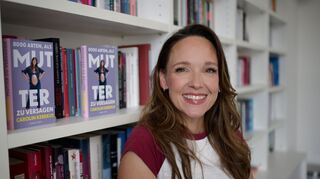 Carolin Kebekus hat ein Buch darüber geschrieben, wie leicht man als Mutter versagen kann - und wie unterhaltsam das Leben mit Kind sein kann. (Archivbild)